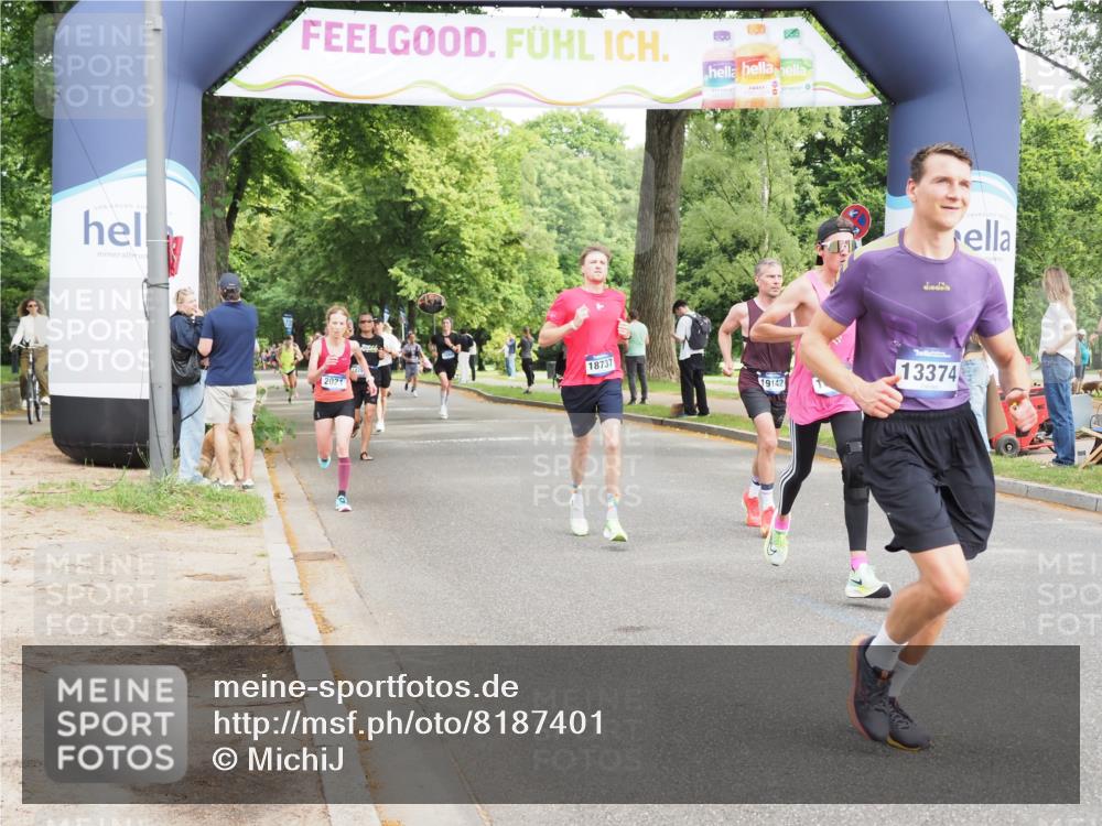 29.06.2025 - hella hamburg halbmarathon MichiJ http://msf.ph/oto/8187401 29.06.2025 10:19:05 Zwischen KM18-KM19 1758, 2021, 5328, 12337, 13374, 16118, 16157, 17213, 18737, 18874, 19142 meine-sportfotos.de