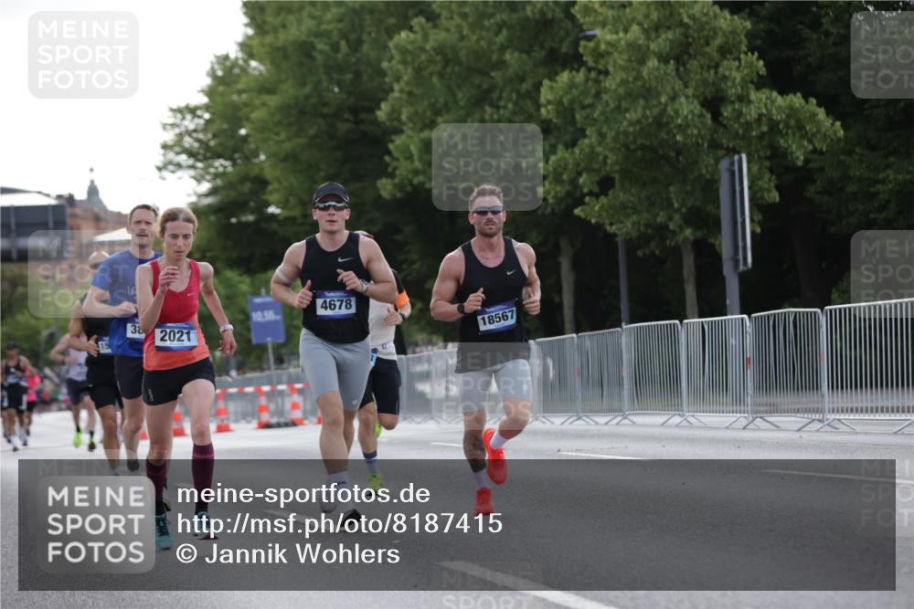 29.06.2025 - hella hamburg halbmarathon Jannik Wohlers http://msf.ph/oto/8187415 29.06.2025 09:44:13 Lombardsbrücke 1065, 2021, 2879, 3075, 3845, 3968, 4678, 7349, 10106, 11877, 12337, 12369, 13779, 15268, 15576, 15583, 15880, 16118, 17258, 17354, 18567, 18699, 19114 meine-sportfotos.de