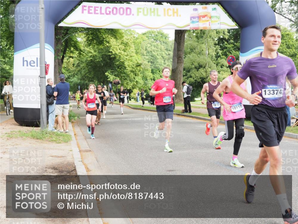 29.06.2025 - hella hamburg halbmarathon MichiJ http://msf.ph/oto/8187443 29.06.2025 10:19:05 Zwischen KM18-KM19 1758, 2021, 5328, 12337, 13374, 16118, 16157, 17213, 18737, 18874, 19142 meine-sportfotos.de