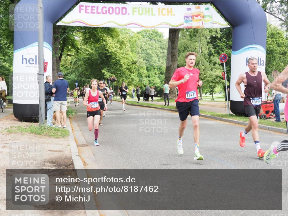 29.06.2025 - hella hamburg halbmarathon MichiJ http://msf.ph/oto/8187462 29.06.2025 10:19:06 Zwischen KM18-KM19 1758, 2021, 5328, 12337, 13374, 16118, 16157, 17213, 18737, 18874, 19142 meine-sportfotos.de