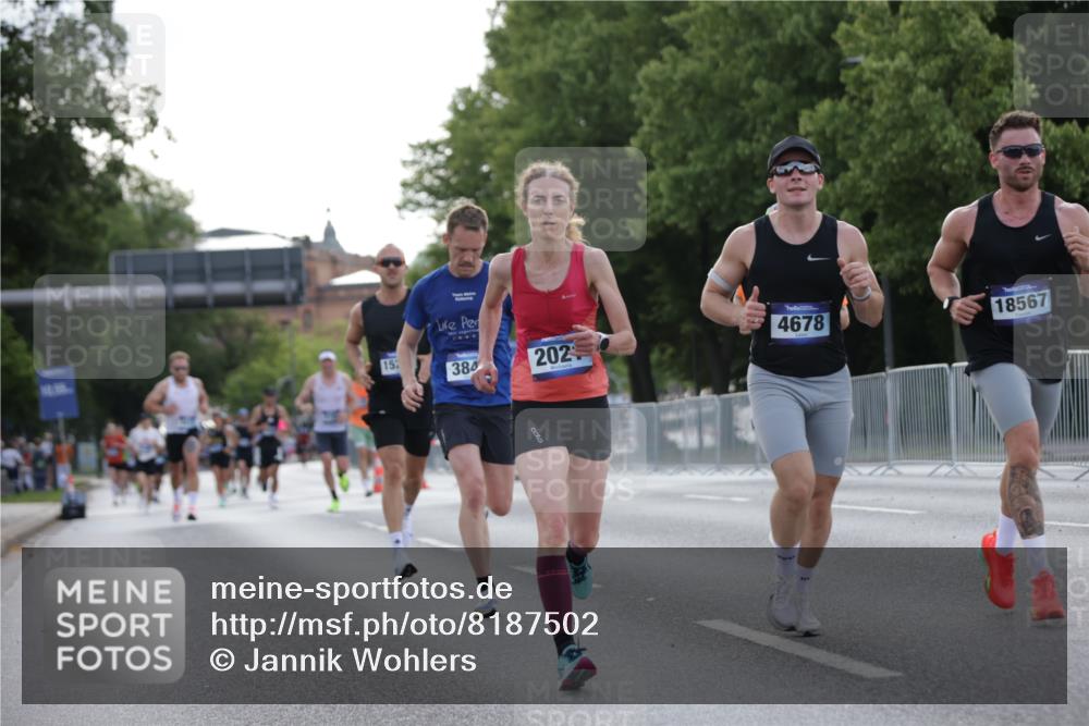 29.06.2025 - hella hamburg halbmarathon Jannik Wohlers http://msf.ph/oto/8187502 29.06.2025 09:44:14 Lombardsbrücke 1065, 2021, 2879, 3075, 3845, 3968, 4678, 7349, 10106, 11877, 12337, 12369, 13779, 15268, 15576, 15583, 15880, 16118, 17354, 18567, 18699, 19114 meine-sportfotos.de