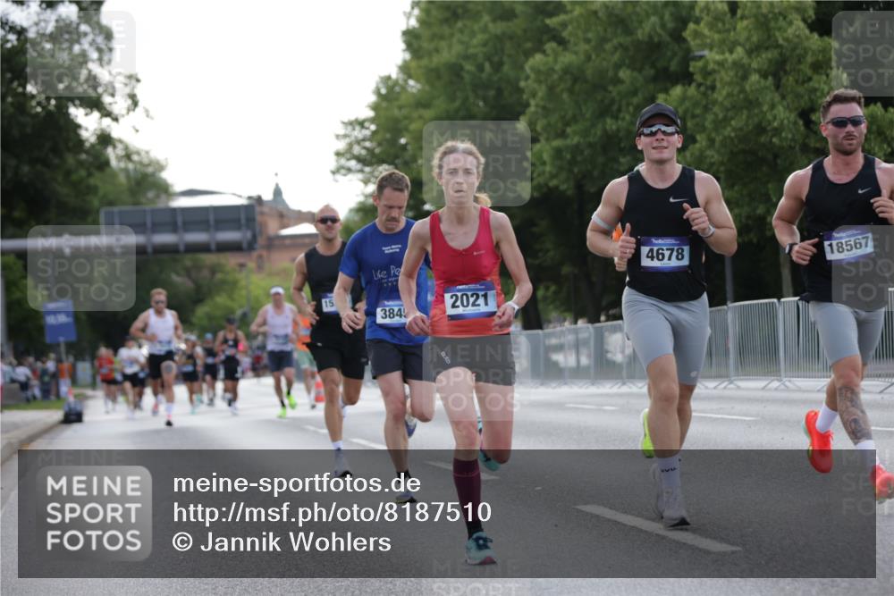 29.06.2025 - hella hamburg halbmarathon Jannik Wohlers http://msf.ph/oto/8187510 29.06.2025 09:44:14 Lombardsbrücke 1065, 2021, 2879, 3075, 3845, 3968, 4678, 7349, 10106, 11877, 12337, 12369, 13779, 15268, 15576, 15583, 15880, 16118, 17354, 18567, 18699, 19114 meine-sportfotos.de