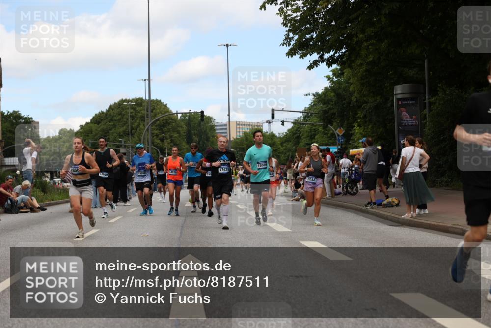 29.06.2025 - hella hamburg halbmarathon Yannick Fuchs http://msf.ph/oto/8187511 29.06.2025 11:21:31 20KM 2489, 2505, 2699, 2703, 2751, 3571, 4161, 4349, 4597, 4824, 4826, 5494, 5629, 6285, 6710, 7013, 7228, 7604, 7917, 8962, 9913, 10013, 10240, 10354, 10374, 10594, 11092, 11269, 11981, 13477, 13934, 14029, 14216, 14803, 14810, 14986, 15024, 15471, 15660, 16381, 16821, 16886, 16999, 17034, 17103, 17224, 17438, 18077, 18503, 18610, 19081, 19193 meine-sportfotos.de