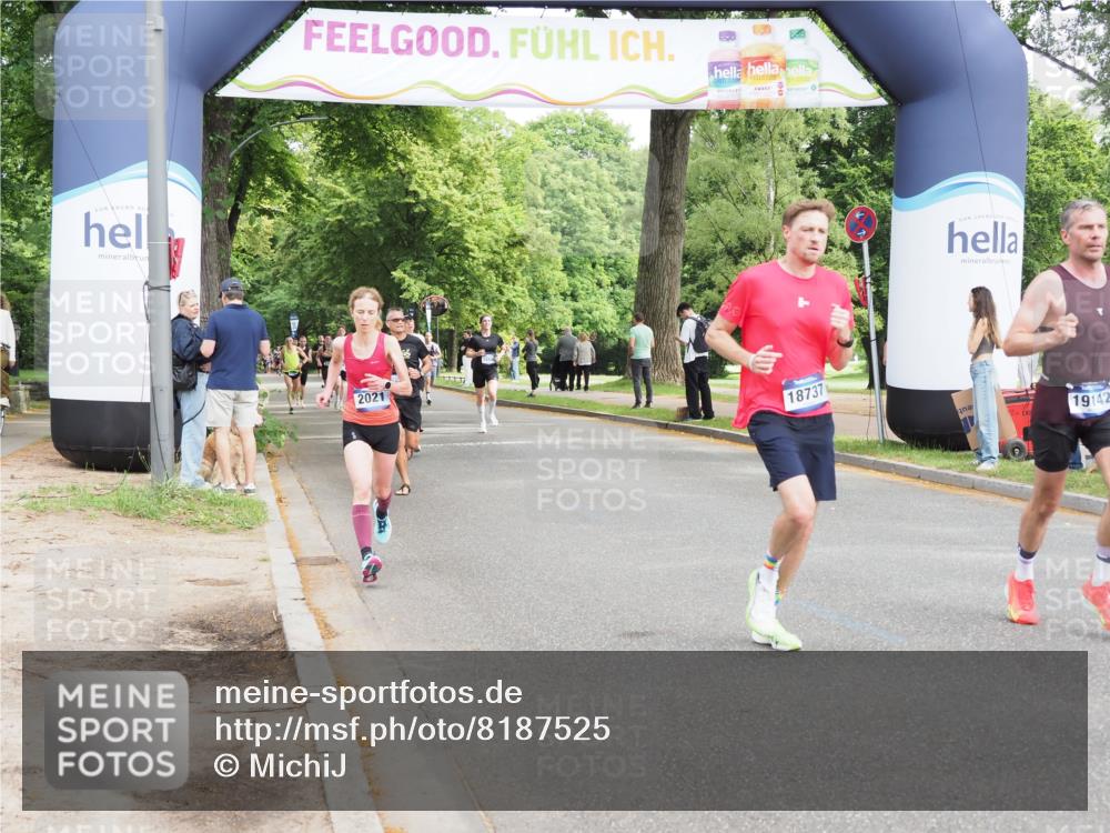 29.06.2025 - hella hamburg halbmarathon MichiJ http://msf.ph/oto/8187525 29.06.2025 10:19:06 Zwischen KM18-KM19 1758, 2021, 5328, 12337, 13374, 16118, 16157, 17213, 18737, 18874, 19142 meine-sportfotos.de