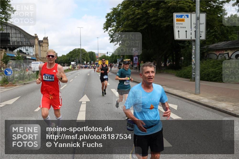 29.06.2025 - hella hamburg halbmarathon Yannick Fuchs http://msf.ph/oto/8187534 29.06.2025 10:30:11 20KM 57, 1344, 1889, 4050, 4740, 4944, 5269, 5554, 6704, 7466, 10771, 11559, 11898, 12044, 12751, 13798, 14841, 15390, 15415, 15701, 15931, 15959, 16123, 16177, 16695, 17022, 17826, 18183, 18237, 18259 meine-sportfotos.de