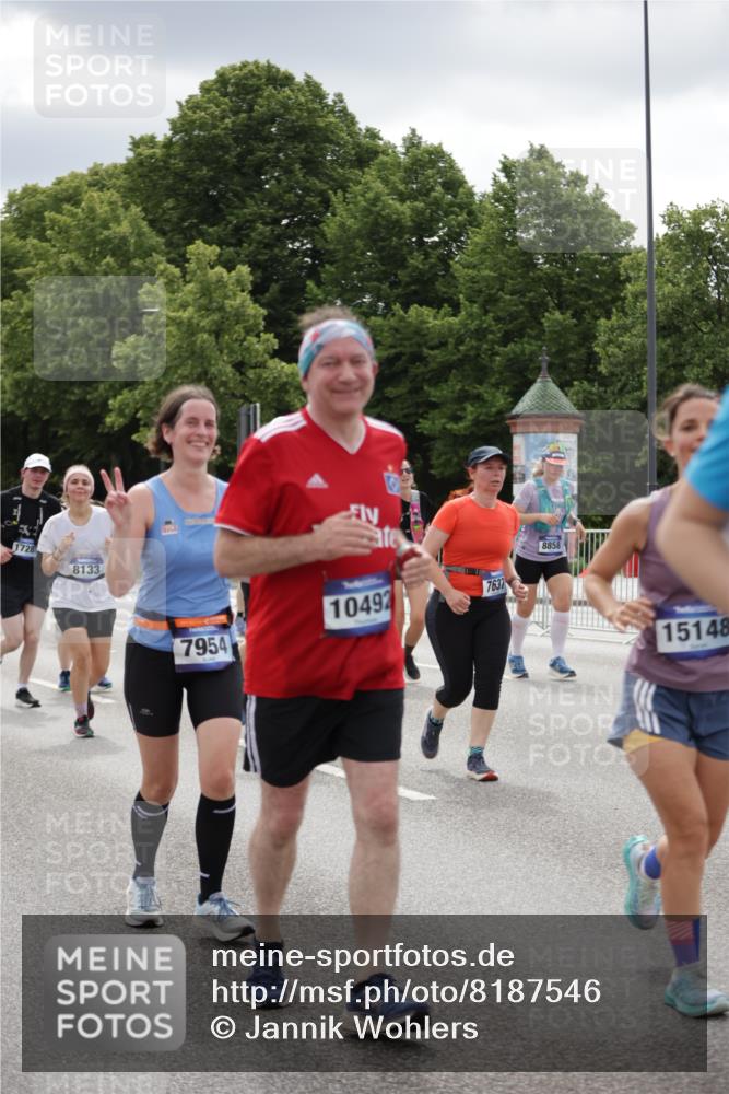 29.06.2025 - hella hamburg halbmarathon Jannik Wohlers http://msf.ph/oto/8187546 29.06.2025 11:11:47 Lombardsbrücke 2193, 2279, 2502, 2611, 2616, 2732, 3301, 3586, 4313, 4392, 4681, 5029, 5135, 5368, 5413, 5843, 7149, 7637, 7954, 8133, 8397, 8858, 8859, 8876, 9587, 10244, 10326, 10492, 10690, 12649, 13040, 13585, 14089, 14268, 14367, 14504, 14884, 15130, 15148, 16370, 16405, 16733, 17205, 17280, 17777 meine-sportfotos.de