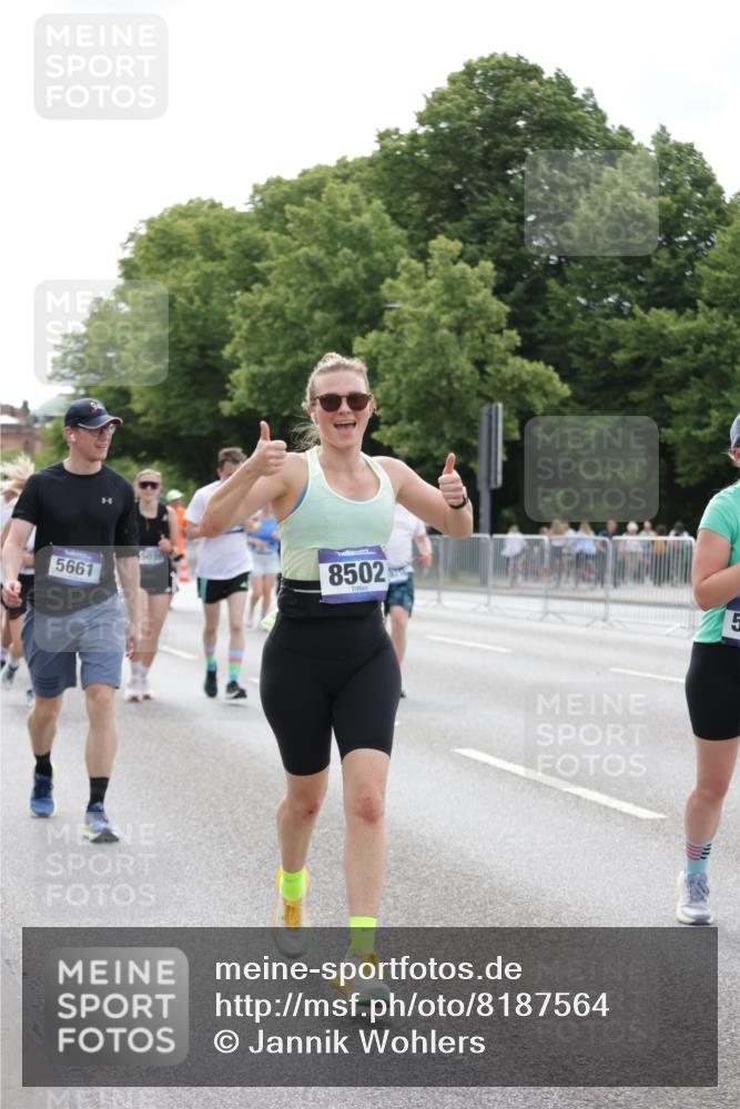 29.06.2025 - hella hamburg halbmarathon Jannik Wohlers http://msf.ph/oto/8187564 29.06.2025 10:23:40 Lombardsbrücke 1389, 1444, 3013, 3185, 3579, 4122, 4597, 4684, 4990, 4993, 5039, 5258, 5260, 5661, 5954, 7013, 7426, 7920, 8141, 8149, 8187, 8502, 8717, 9217, 9603, 11306, 11347, 11415, 14433, 14439, 15352, 15456, 17147, 17262, 17414, 17513, 17595, 18132, 18210, 18745, 18998 meine-sportfotos.de