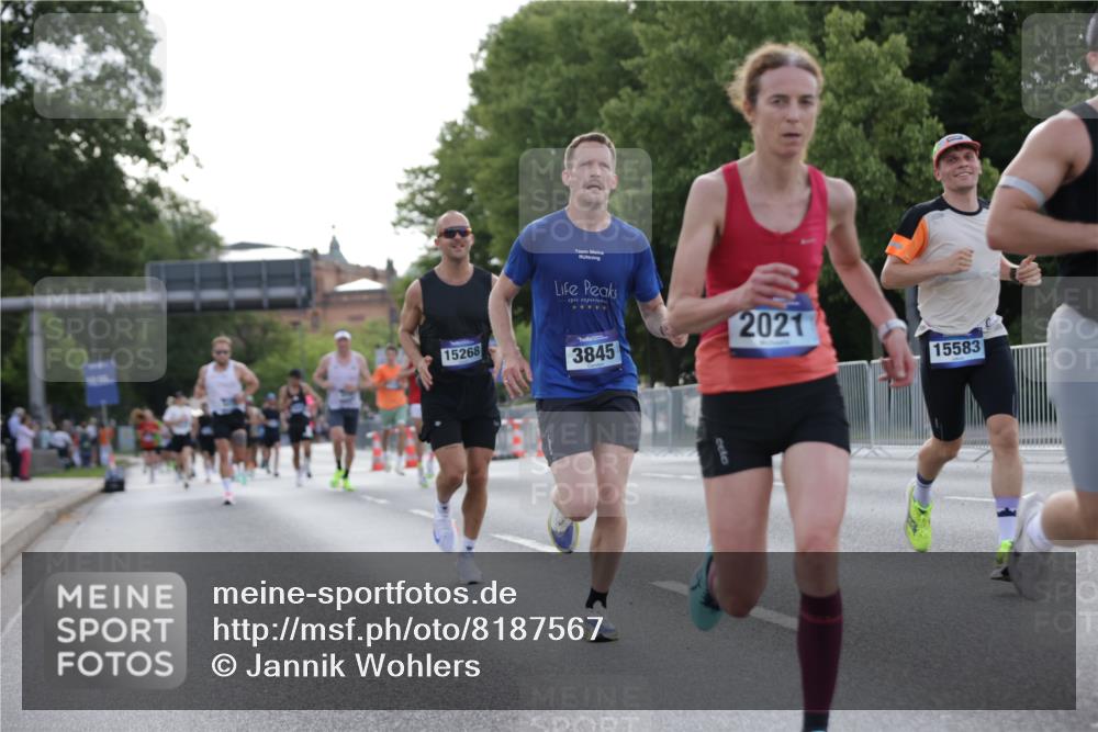 29.06.2025 - hella hamburg halbmarathon Jannik Wohlers http://msf.ph/oto/8187567 29.06.2025 09:44:15 Lombardsbrücke 1065, 2021, 3075, 3845, 3968, 4678, 7349, 11877, 12337, 12369, 13779, 15268, 15576, 15583, 15880, 17354, 18567, 18699, 19114 meine-sportfotos.de