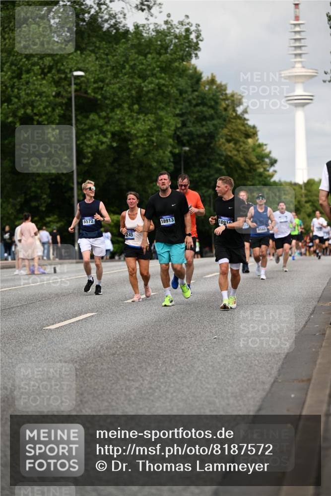 29.06.2025 - hella hamburg halbmarathon Dr. Thomas Lammeyer http://msf.ph/oto/8187572 29.06.2025 10:10:54 Kennedybrücke 1245, 1981, 4550, 4666, 5951, 6314, 6572, 6664, 8051, 8960, 9560, 10212, 10297, 10736, 10886 meine-sportfotos.de