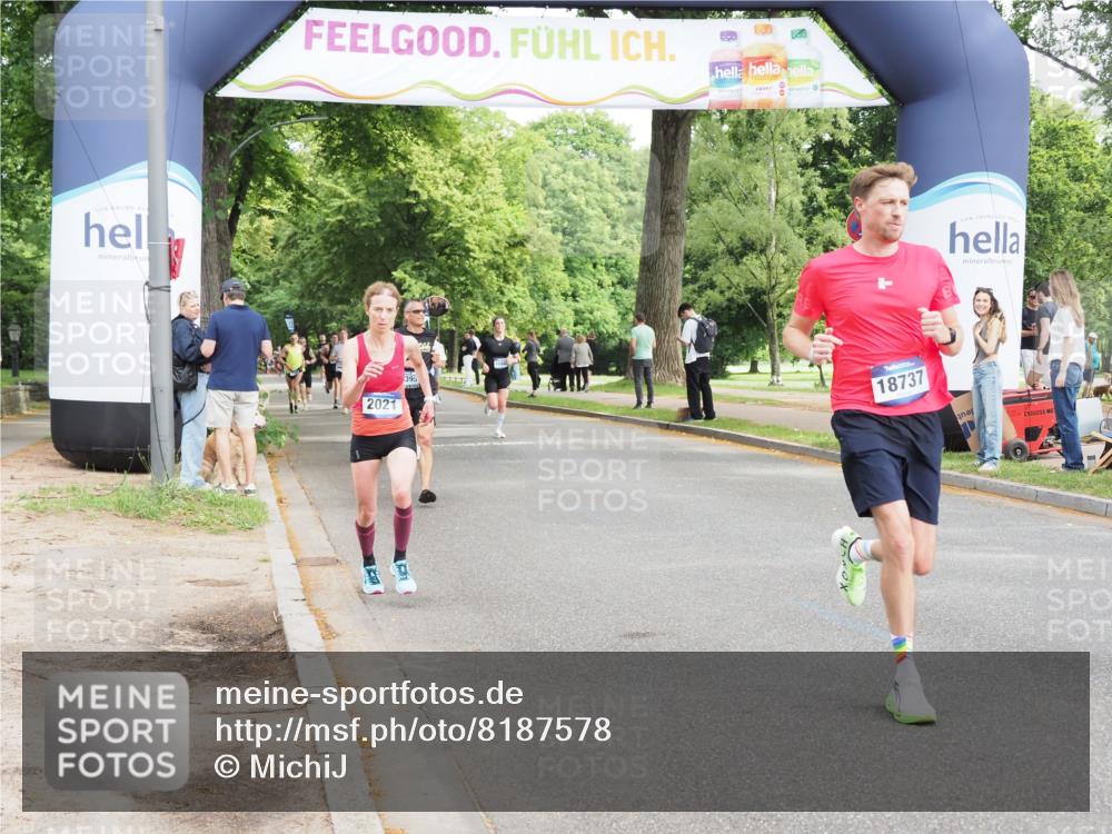 29.06.2025 - hella hamburg halbmarathon MichiJ http://msf.ph/oto/8187578 29.06.2025 10:19:06 Zwischen KM18-KM19 1758, 2021, 5328, 12337, 13374, 16118, 16157, 17213, 18737, 18874, 19142 meine-sportfotos.de
