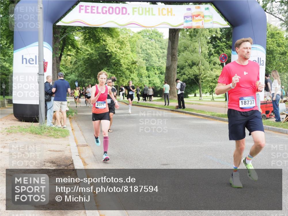 29.06.2025 - hella hamburg halbmarathon MichiJ http://msf.ph/oto/8187594 29.06.2025 10:19:07 Zwischen KM18-KM19 1758, 2021, 5328, 10156, 12337, 13374, 16118, 16157, 18737, 18874, 19142 meine-sportfotos.de