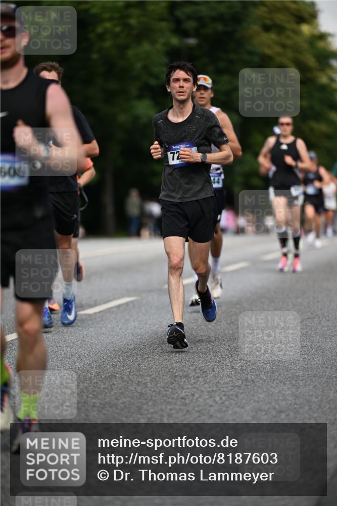 29.06.2025 - hella hamburg halbmarathon Dr. Thomas Lammeyer http://msf.ph/oto/8187603 29.06.2025 09:47:28 Kennedybrücke 1122, 3075, 3968, 5308, 5344, 7231, 7793, 8975, 9047, 9079, 10106, 10173, 10790, 11150 meine-sportfotos.de