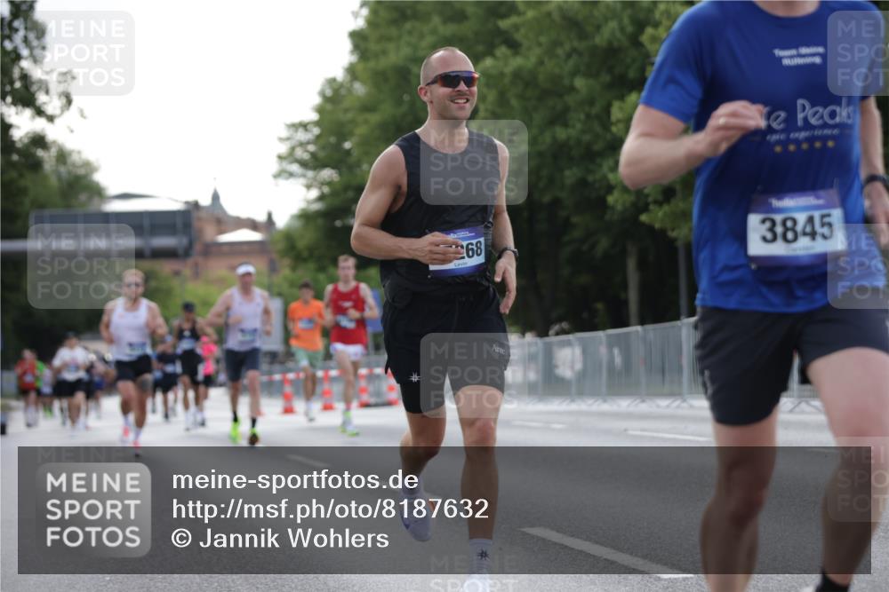 29.06.2025 - hella hamburg halbmarathon Jannik Wohlers http://msf.ph/oto/8187632 29.06.2025 09:44:17 Lombardsbrücke 1065, 2021, 3075, 3845, 3968, 4678, 7349, 8473, 8731, 12337, 12369, 13779, 15268, 15576, 15583, 15880, 16736, 17354, 18567, 18699, 19114 meine-sportfotos.de