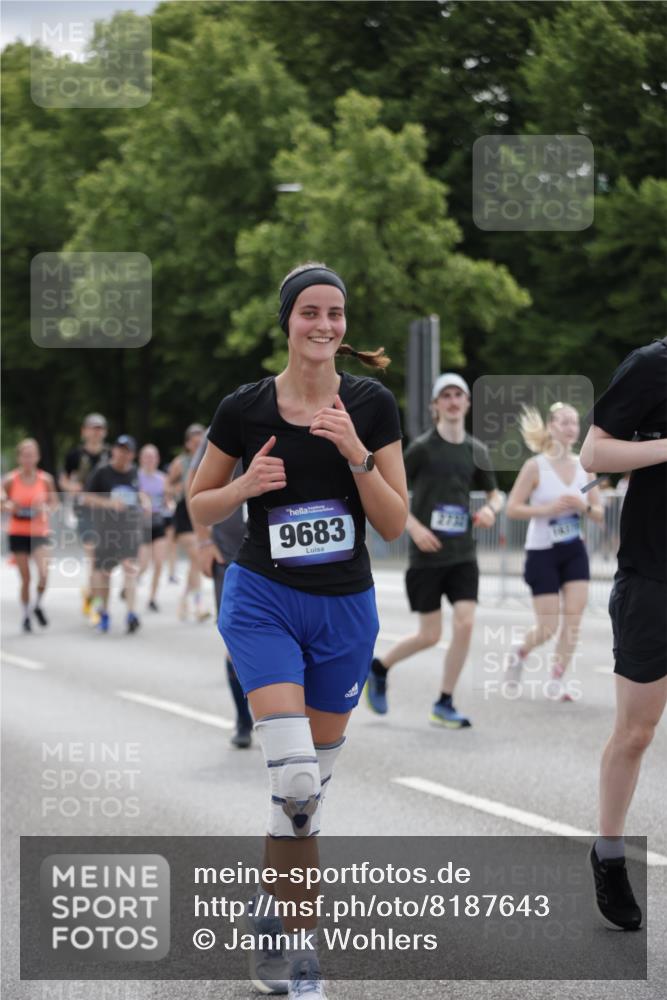 29.06.2025 - hella hamburg halbmarathon Jannik Wohlers http://msf.ph/oto/8187643 29.06.2025 11:11:50 Lombardsbrücke 2193, 2279, 2502, 2611, 2616, 2732, 3301, 3586, 4313, 4392, 4681, 5029, 5135, 5413, 5657, 5843, 7637, 7954, 8133, 8397, 8858, 8859, 9587, 9690, 10244, 10326, 10370, 10492, 10690, 12304, 12649, 13040, 13585, 14089, 14268, 14367, 14504, 14884, 15130, 15148, 15398, 15999, 16370, 16405, 16733, 17205, 17280 meine-sportfotos.de