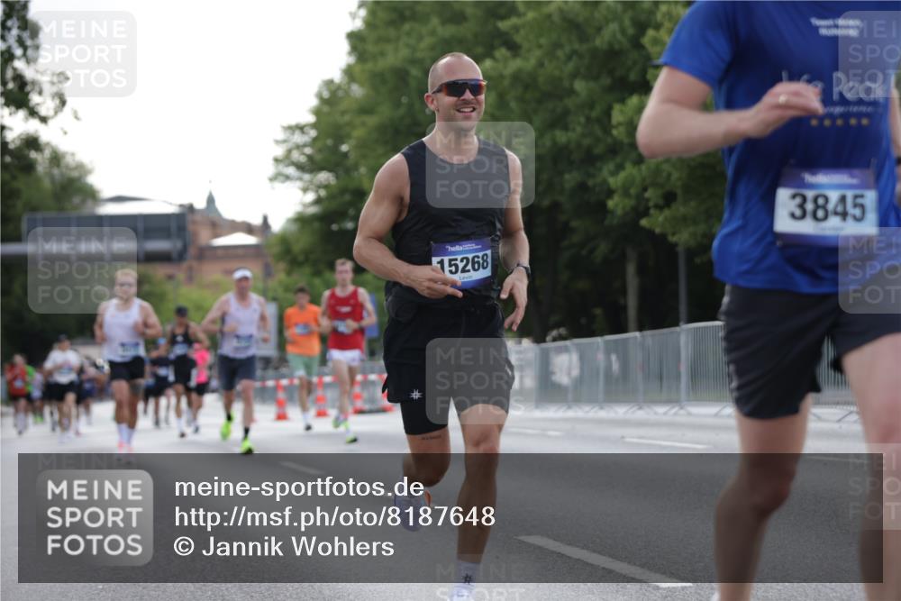 29.06.2025 - hella hamburg halbmarathon Jannik Wohlers http://msf.ph/oto/8187648 29.06.2025 09:44:17 Lombardsbrücke 1065, 2021, 3075, 3845, 3968, 4678, 7349, 8473, 8731, 12337, 12369, 13779, 15268, 15576, 15583, 15880, 16736, 17354, 18567, 18699, 19114 meine-sportfotos.de