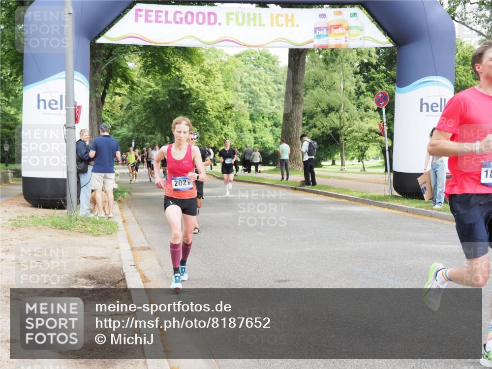29.06.2025 - hella hamburg halbmarathon MichiJ http://msf.ph/oto/8187652 29.06.2025 10:19:07 Zwischen KM18-KM19 1758, 2021, 5328, 10156, 12337, 13374, 16118, 16157, 18737, 18874, 19142 meine-sportfotos.de
