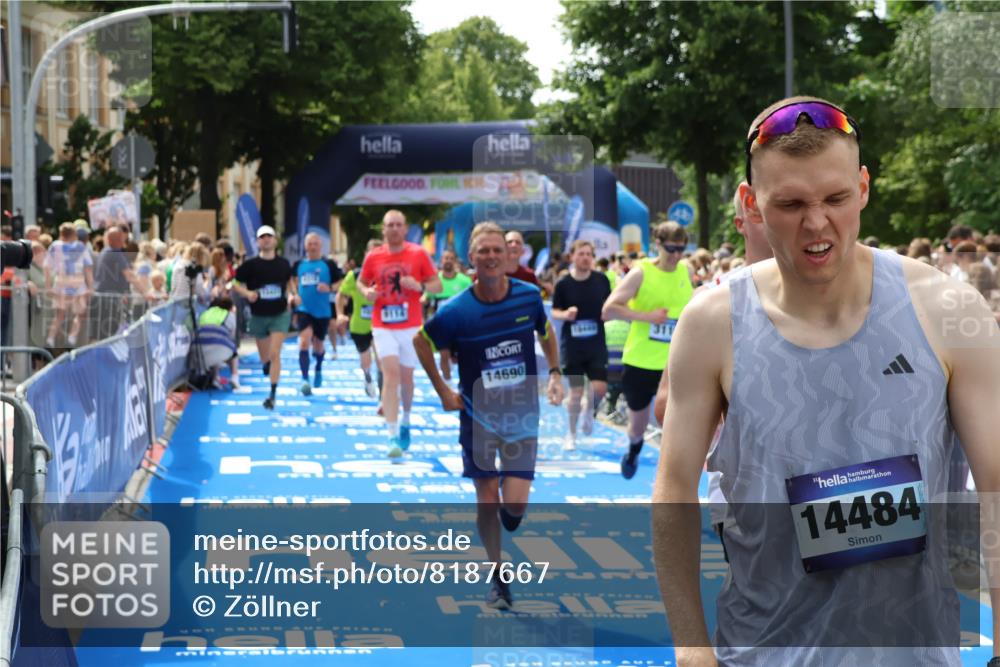 29.06.2025 - hella hamburg halbmarathon Zöllner http://msf.ph/oto/8187667 29.06.2025 10:43:44 Ziel 1976, 3116, 4318, 6903, 6991, 9114, 9159, 13421, 13996, 14201, 14210, 14690, 15328, 15932, 16105, 17912, 18449, 19090 meine-sportfotos.de
