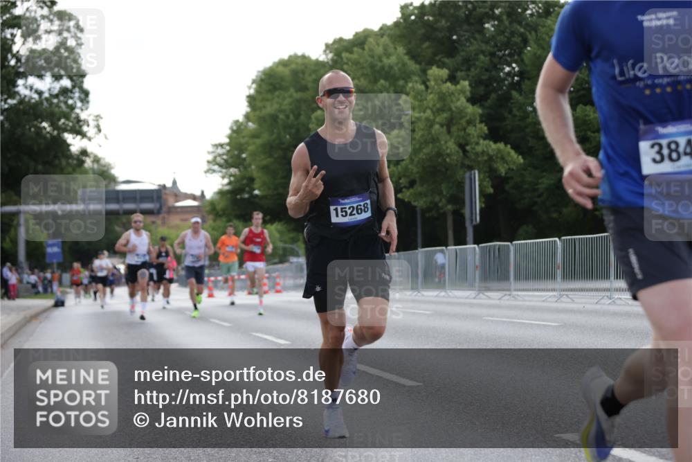29.06.2025 - hella hamburg halbmarathon Jannik Wohlers http://msf.ph/oto/8187680 29.06.2025 09:44:17 Lombardsbrücke 1065, 2021, 3075, 3845, 3968, 4678, 7349, 8473, 8731, 12337, 12369, 13779, 15268, 15576, 15583, 15880, 16736, 17354, 18567, 18699, 19114 meine-sportfotos.de