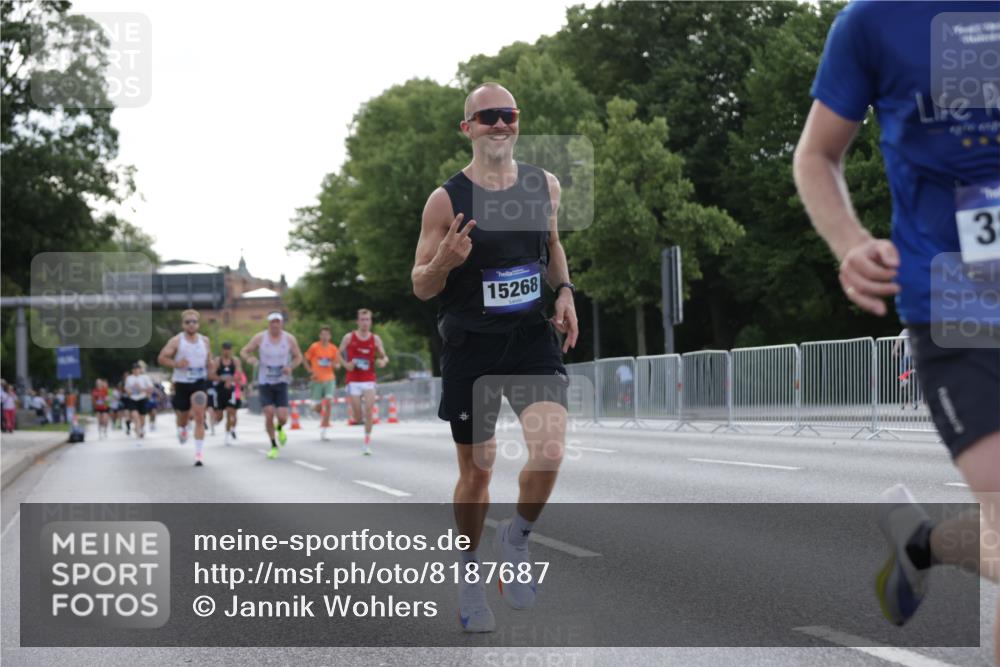 29.06.2025 - hella hamburg halbmarathon Jannik Wohlers http://msf.ph/oto/8187687 29.06.2025 09:44:17 Lombardsbrücke 1065, 2021, 3075, 3845, 3968, 4678, 7349, 8473, 8731, 12337, 12369, 13779, 15268, 15576, 15583, 15880, 16736, 17354, 18567, 18699, 19114 meine-sportfotos.de
