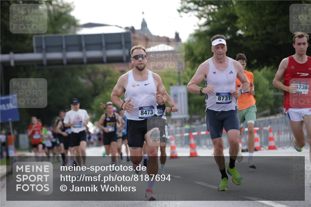 29.06.2025 - hella hamburg halbmarathon Jannik Wohlers http://msf.ph/oto/8187694 29.06.2025 09:44:19 Lombardsbrücke 1065, 2021, 3075, 3845, 3968, 4678, 7349, 8473, 8731, 12287, 12337, 12369, 13779, 13956, 15268, 15576, 15583, 15880, 16736, 17354, 18567, 18699, 19114 meine-sportfotos.de