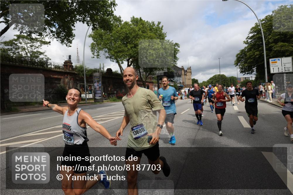29.06.2025 - hella hamburg halbmarathon Yannick Fuchs http://msf.ph/oto/8187703 29.06.2025 10:43:43 20KM 1342, 1476, 2013, 2504, 2516, 2592, 2596, 2706, 2878, 2889, 2937, 3060, 3543, 3562, 3692, 4017, 4832, 5460, 5978, 6115, 6158, 7100, 7297, 7332, 7657, 8112, 8437, 9038, 9126, 9200, 9463, 9491, 9597, 9619, 9695, 9723, 9924, 9965, 10189, 11339, 11340, 11519, 11819, 11977, 12035, 12271, 12670, 13159, 13233, 13688, 13690, 13976, 14526, 14838, 15519, 15523, 16114, 16653, 16731, 16738, 16843, 16877, 16891, 17001, 17753, 17908, 18058, 18350, 18842, 18926, 18960, 19109 meine-sportfotos.de