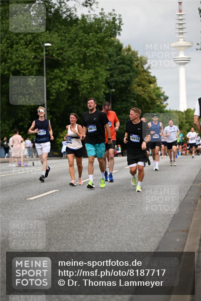 29.06.2025 - hella hamburg halbmarathon Dr. Thomas Lammeyer http://msf.ph/oto/8187717 29.06.2025 10:10:55 Kennedybrücke 1245, 1981, 4550, 4666, 5951, 6314, 6572, 6664, 8960, 9560, 10212, 10297, 10736, 10886 meine-sportfotos.de