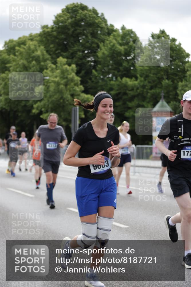 29.06.2025 - hella hamburg halbmarathon Jannik Wohlers http://msf.ph/oto/8187721 29.06.2025 11:11:51 Lombardsbrücke 2193, 2279, 2502, 2611, 2616, 2732, 3301, 3586, 4313, 4392, 4681, 5029, 5135, 5413, 5657, 5843, 7359, 7637, 7954, 8133, 8242, 8397, 8858, 8859, 9587, 9690, 10244, 10326, 10370, 10492, 10690, 12304, 12649, 13040, 13585, 14089, 14268, 14367, 14504, 14884, 15130, 15148, 15398, 15999, 16370, 16405, 16733, 17205, 17280 meine-sportfotos.de