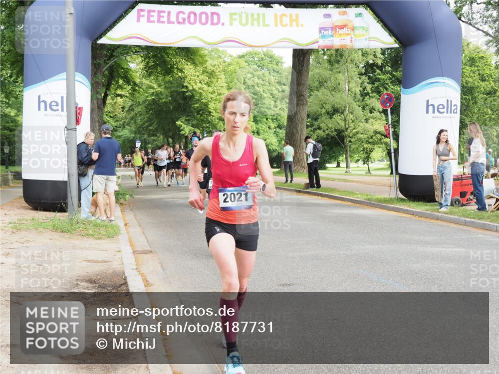 29.06.2025 - hella hamburg halbmarathon MichiJ http://msf.ph/oto/8187731 29.06.2025 10:19:08 Zwischen KM18-KM19 1758, 2021, 5328, 10156, 12337, 13374, 14395, 16118, 16157, 18737, 18874, 19142 meine-sportfotos.de