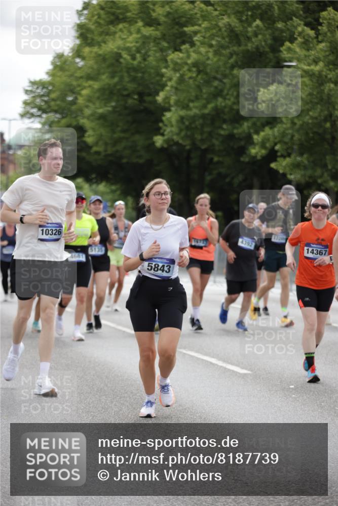29.06.2025 - hella hamburg halbmarathon Jannik Wohlers http://msf.ph/oto/8187739 29.06.2025 11:11:52 Lombardsbrücke 2193, 2279, 2502, 2611, 2616, 2732, 3301, 3586, 4313, 4392, 4681, 5029, 5135, 5413, 5657, 5843, 7359, 7637, 7954, 8133, 8242, 8397, 8667, 8858, 8859, 9587, 9690, 10244, 10326, 10370, 10492, 10690, 12304, 12649, 12756, 13040, 13585, 14089, 14268, 14367, 14884, 15130, 15148, 15398, 15999, 16370, 16733, 17205, 17280 meine-sportfotos.de