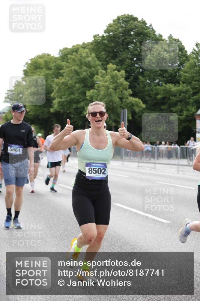 29.06.2025 - hella hamburg halbmarathon Jannik Wohlers http://msf.ph/oto/8187741 29.06.2025 10:23:40 Lombardsbrücke 1389, 1444, 3013, 3185, 3579, 4122, 4597, 4684, 4990, 4993, 5039, 5258, 5260, 5661, 5954, 7013, 7426, 7920, 8141, 8149, 8187, 8502, 8717, 9217, 9603, 11306, 11347, 11415, 14433, 14439, 15352, 15456, 17147, 17262, 17414, 17513, 17595, 18132, 18210, 18745, 18998 meine-sportfotos.de