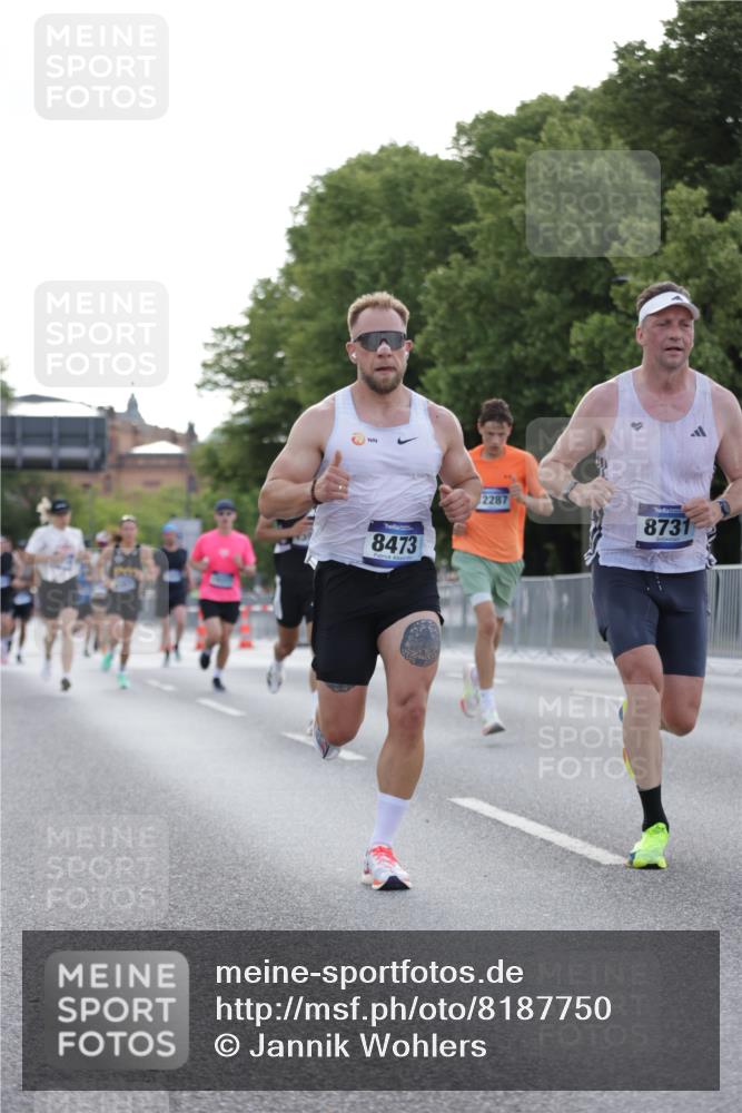 29.06.2025 - hella hamburg halbmarathon Jannik Wohlers http://msf.ph/oto/8187750 29.06.2025 09:44:21 Lombardsbrücke 1065, 2021, 3845, 3968, 4678, 5367, 7349, 8473, 8731, 10156, 12287, 12337, 12369, 13956, 15268, 15576, 15583, 15880, 16377, 16736, 17354, 18567, 18699, 19114 meine-sportfotos.de