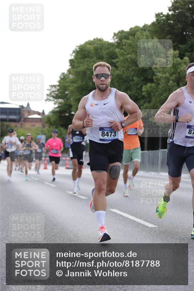 29.06.2025 - hella hamburg halbmarathon Jannik Wohlers http://msf.ph/oto/8187788 29.06.2025 09:44:22 Lombardsbrücke 1065, 2021, 3845, 3968, 4678, 5367, 7349, 8473, 8731, 10156, 12287, 12337, 12369, 13956, 15268, 15576, 15583, 15880, 16377, 16736, 17354, 18567, 18699 meine-sportfotos.de