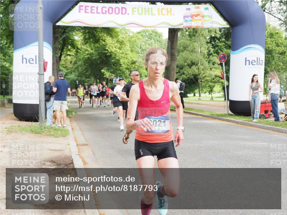 29.06.2025 - hella hamburg halbmarathon MichiJ http://msf.ph/oto/8187793 29.06.2025 10:19:08 Zwischen KM18-KM19 1758, 2021, 5328, 10156, 12337, 13374, 14395, 16118, 16157, 18737, 18874, 19142 meine-sportfotos.de