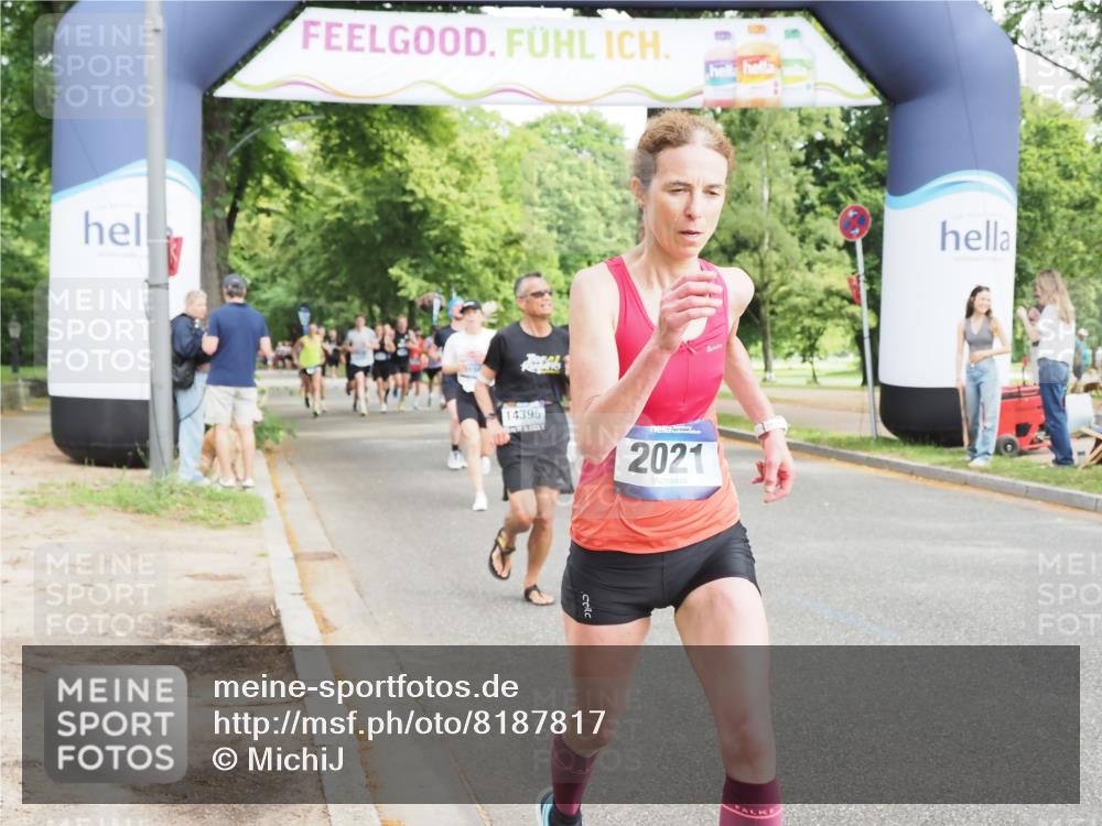29.06.2025 - hella hamburg halbmarathon MichiJ http://msf.ph/oto/8187817 29.06.2025 10:19:08 Zwischen KM18-KM19 1758, 2021, 5328, 10156, 12337, 13374, 14395, 16118, 16157, 18737, 18874, 19142 meine-sportfotos.de