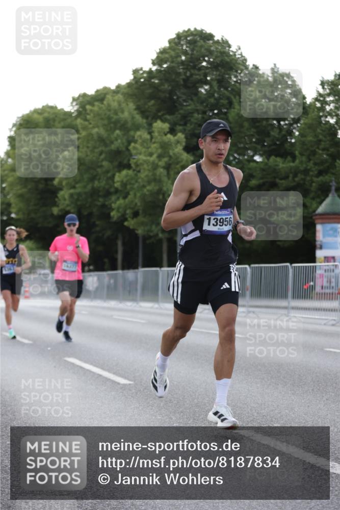 29.06.2025 - hella hamburg halbmarathon Jannik Wohlers http://msf.ph/oto/8187834 29.06.2025 09:44:24 Lombardsbrücke 1065, 2021, 3845, 4678, 5367, 7349, 8473, 8731, 10156, 10848, 12287, 12337, 12369, 13838, 13956, 15268, 15576, 15583, 15880, 16377, 16508, 16736, 17354, 18567 meine-sportfotos.de