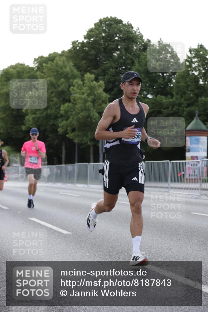 29.06.2025 - hella hamburg halbmarathon Jannik Wohlers http://msf.ph/oto/8187843 29.06.2025 09:44:24 Lombardsbrücke 1065, 2021, 3845, 4678, 5367, 7349, 8473, 8731, 10156, 10848, 12287, 12337, 12369, 13838, 13956, 15268, 15576, 15583, 15880, 16377, 16508, 16736, 17354, 18567 meine-sportfotos.de