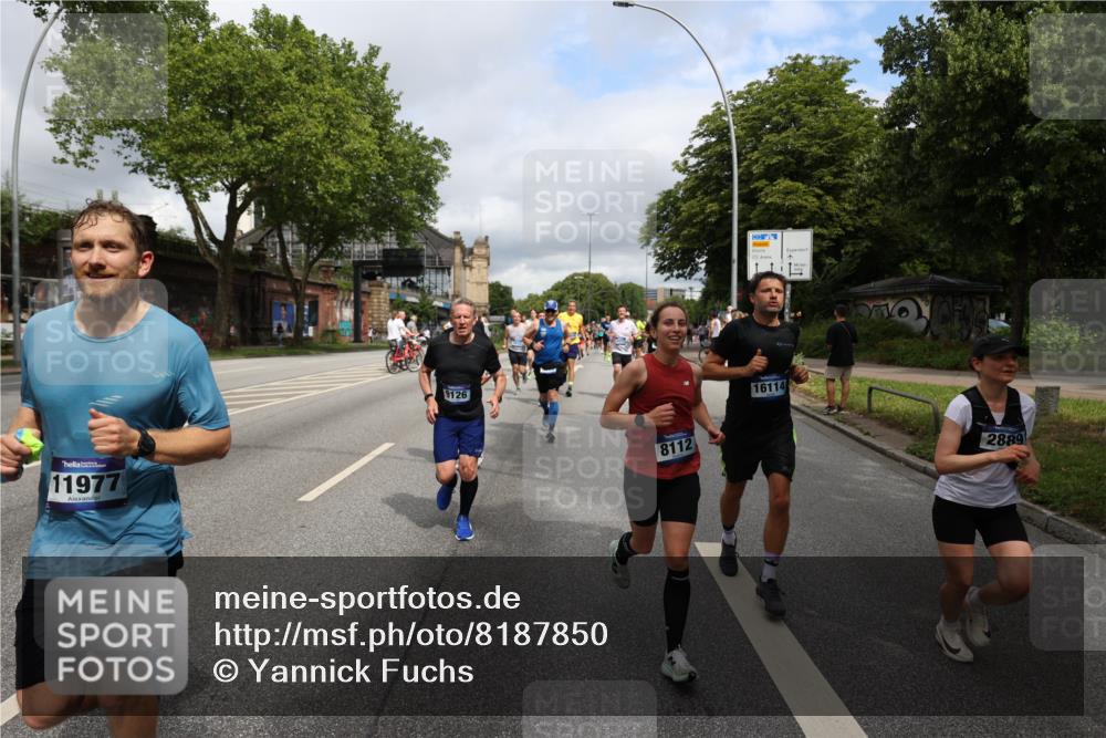 29.06.2025 - hella hamburg halbmarathon Yannick Fuchs http://msf.ph/oto/8187850 29.06.2025 10:43:44 20KM 1342, 1476, 2013, 2504, 2516, 2592, 2596, 2706, 2878, 2889, 2937, 3060, 3543, 3562, 3692, 4017, 4832, 5460, 5978, 6115, 6158, 7100, 7297, 7332, 7657, 8112, 8437, 8454, 9038, 9126, 9200, 9463, 9491, 9597, 9619, 9695, 9723, 9924, 9965, 10189, 11339, 11340, 11519, 11819, 11977, 12035, 12271, 12670, 13159, 13233, 13688, 13690, 13976, 14526, 14838, 15519, 15523, 16114, 16653, 16731, 16738, 16843, 16877, 16891, 17001, 17753, 17908, 18058, 18350, 18842, 18926, 18960, 19109 meine-sportfotos.de