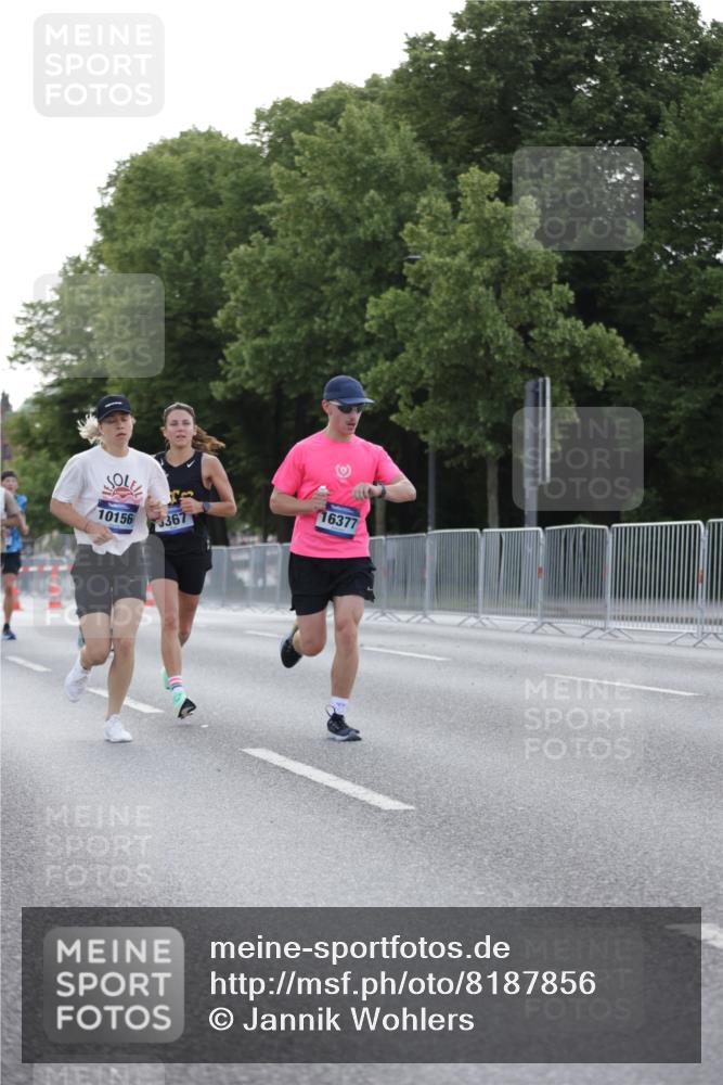 29.06.2025 - hella hamburg halbmarathon Jannik Wohlers http://msf.ph/oto/8187856 29.06.2025 09:44:25 Lombardsbrücke 1065, 1827, 2021, 3201, 3845, 4678, 5367, 7349, 8473, 8731, 10156, 10848, 12287, 12337, 12369, 13838, 13956, 15268, 15583, 15880, 16377, 16508, 16736, 17354, 18567, 18874 meine-sportfotos.de