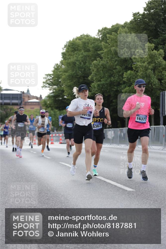 29.06.2025 - hella hamburg halbmarathon Jannik Wohlers http://msf.ph/oto/8187881 29.06.2025 09:44:25 Lombardsbrücke 1065, 1827, 2021, 3201, 3845, 4678, 5367, 7349, 8473, 8731, 10156, 10848, 12287, 12337, 12369, 13838, 13956, 15268, 15583, 15880, 16377, 16508, 16736, 17354, 18567, 18874 meine-sportfotos.de