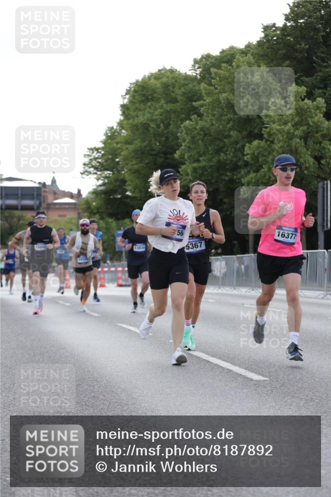 29.06.2025 - hella hamburg halbmarathon Jannik Wohlers http://msf.ph/oto/8187892 29.06.2025 09:44:25 Lombardsbrücke 1065, 1827, 2021, 3201, 3845, 4678, 5367, 7349, 8473, 8731, 10156, 10848, 12287, 12337, 12369, 13838, 13956, 15268, 15583, 15880, 16377, 16508, 16736, 17354, 18567, 18874 meine-sportfotos.de