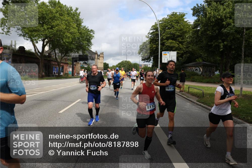 29.06.2025 - hella hamburg halbmarathon Yannick Fuchs http://msf.ph/oto/8187898 29.06.2025 10:43:44 20KM 1342, 1476, 2013, 2504, 2516, 2592, 2596, 2706, 2878, 2889, 2937, 3060, 3543, 3562, 3692, 4017, 4832, 5460, 5978, 6115, 6158, 7100, 7297, 7332, 7657, 8112, 8437, 8454, 9038, 9126, 9200, 9463, 9491, 9597, 9619, 9695, 9723, 9924, 9965, 10189, 11339, 11340, 11519, 11819, 11977, 12035, 12271, 12670, 13159, 13233, 13688, 13690, 13976, 14526, 14838, 15519, 15523, 16114, 16653, 16731, 16738, 16843, 16877, 16891, 17001, 17753, 17908, 18058, 18350, 18842, 18926, 18960, 19109 meine-sportfotos.de
