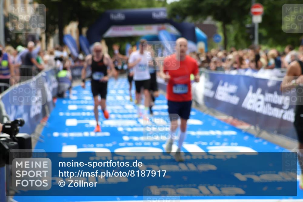 29.06.2025 - hella hamburg halbmarathon Zöllner http://msf.ph/oto/8187917 29.06.2025 10:33:52 Ziel 1743, 2228, 2243, 2746, 4246, 5193, 10865, 13771, 14310, 14466, 16243 meine-sportfotos.de