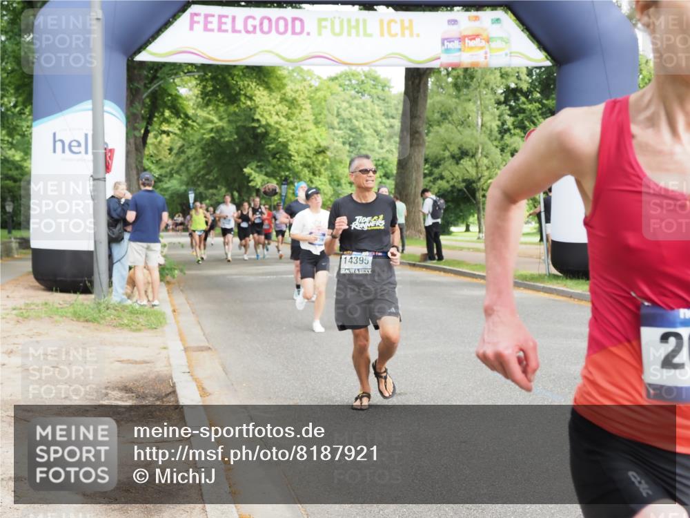 29.06.2025 - hella hamburg halbmarathon MichiJ http://msf.ph/oto/8187921 29.06.2025 10:19:08 Zwischen KM18-KM19 1758, 2021, 5328, 10156, 12337, 13374, 14395, 16118, 16157, 18737, 18874, 19142 meine-sportfotos.de