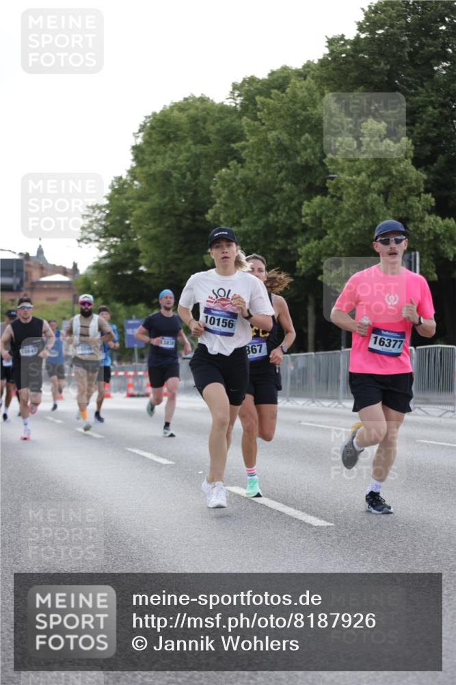 29.06.2025 - hella hamburg halbmarathon Jannik Wohlers http://msf.ph/oto/8187926 29.06.2025 09:44:25 Lombardsbrücke 1065, 1827, 2021, 3201, 3845, 4678, 5367, 7349, 8473, 8731, 10156, 10848, 12287, 12337, 12369, 13838, 13956, 15268, 15583, 15880, 16377, 16508, 16736, 17354, 18567, 18874 meine-sportfotos.de
