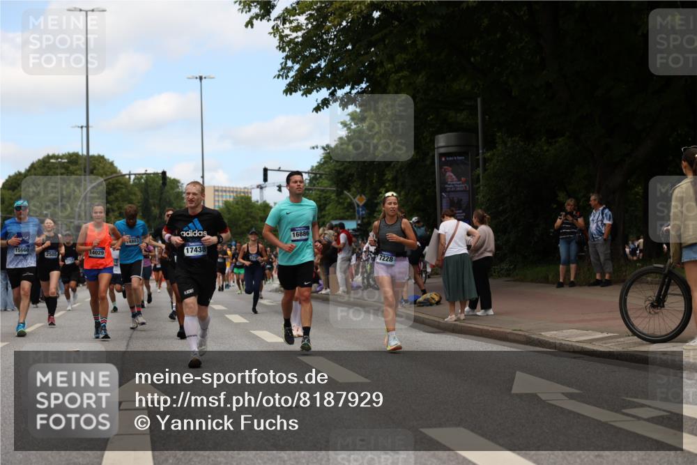 29.06.2025 - hella hamburg halbmarathon Yannick Fuchs http://msf.ph/oto/8187929 29.06.2025 11:21:33 20KM 2294, 2489, 2505, 2703, 2751, 3571, 3707, 4597, 4824, 4826, 5494, 5625, 5629, 6285, 6710, 7013, 7228, 7295, 7604, 7917, 8962, 9913, 10013, 10240, 10354, 10374, 10594, 11092, 11269, 11981, 13477, 13934, 14029, 14216, 14770, 14803, 14810, 14986, 15024, 15471, 15660, 16381, 16821, 16886, 16999, 17034, 17103, 17224, 17438, 18077, 18503, 18610 meine-sportfotos.de