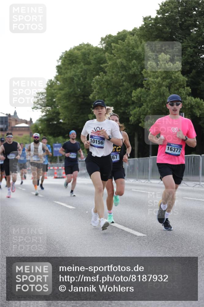 29.06.2025 - hella hamburg halbmarathon Jannik Wohlers http://msf.ph/oto/8187932 29.06.2025 09:44:25 Lombardsbrücke 1065, 1827, 2021, 3201, 3845, 4678, 5367, 7349, 8473, 8731, 10156, 10848, 12287, 12337, 12369, 13838, 13956, 15268, 15583, 15880, 16377, 16508, 16736, 17354, 18567, 18874 meine-sportfotos.de