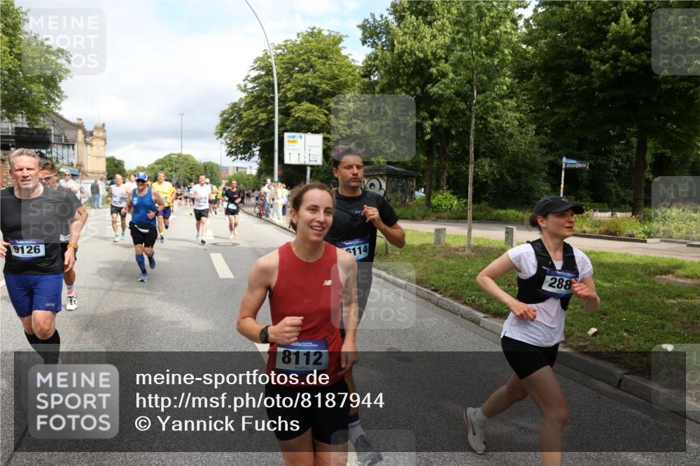 29.06.2025 - hella hamburg halbmarathon Yannick Fuchs http://msf.ph/oto/8187944 29.06.2025 10:43:44 20KM 1342, 1476, 2013, 2504, 2516, 2592, 2596, 2706, 2878, 2889, 2937, 3060, 3543, 3562, 3692, 4017, 4832, 5460, 5978, 6115, 6158, 7100, 7297, 7332, 7657, 8112, 8437, 8454, 9038, 9126, 9200, 9463, 9491, 9597, 9619, 9695, 9723, 9924, 9965, 10189, 11339, 11340, 11519, 11819, 11977, 12035, 12271, 12670, 13159, 13233, 13688, 13690, 13976, 14526, 14838, 15519, 15523, 16114, 16653, 16731, 16738, 16843, 16877, 16891, 17001, 17753, 17908, 18058, 18350, 18842, 18926, 18960, 19109 meine-sportfotos.de