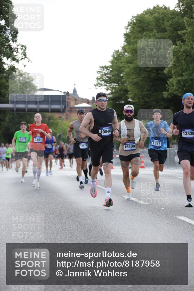 29.06.2025 - hella hamburg halbmarathon Jannik Wohlers http://msf.ph/oto/8187958 29.06.2025 09:44:27 Lombardsbrücke 1827, 2021, 3201, 3845, 4678, 5269, 5367, 6619, 8473, 8731, 10156, 10848, 12287, 12337, 13838, 13956, 14164, 15268, 15583, 16377, 16508, 16736, 18567, 18874 meine-sportfotos.de