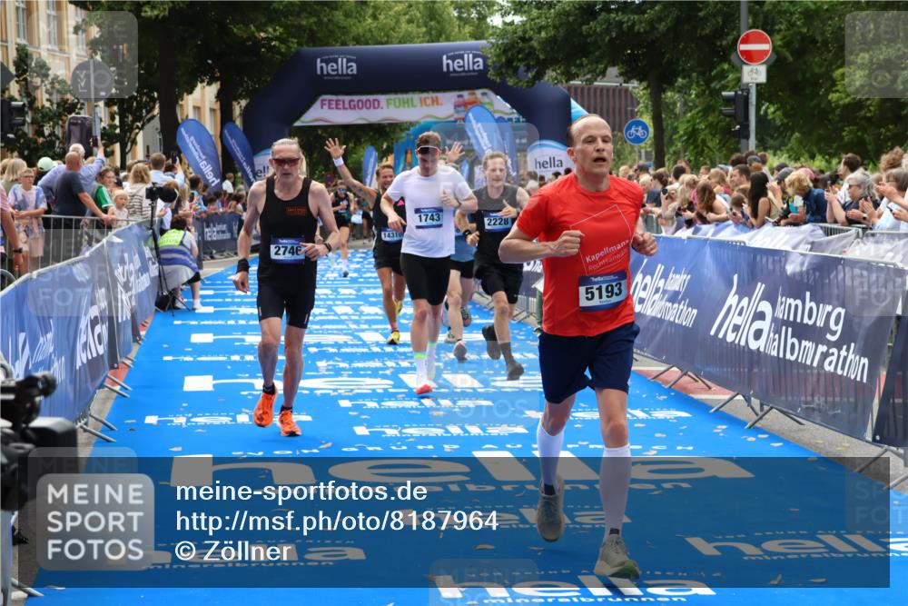 29.06.2025 - hella hamburg halbmarathon Zöllner http://msf.ph/oto/8187964 29.06.2025 10:33:52 Ziel 1743, 2228, 2243, 2746, 4246, 5193, 10865, 13771, 14310, 14466, 16243 meine-sportfotos.de