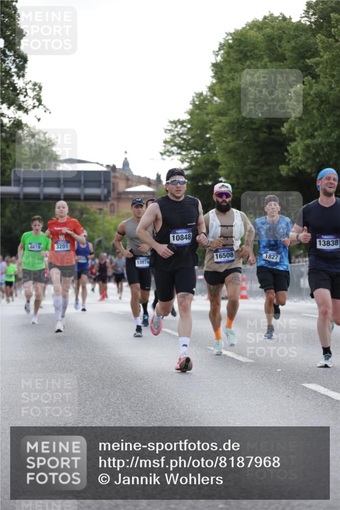 29.06.2025 - hella hamburg halbmarathon Jannik Wohlers http://msf.ph/oto/8187968 29.06.2025 09:44:27 Lombardsbrücke 1827, 2021, 3201, 3845, 4678, 5269, 5367, 6619, 8473, 8731, 10156, 10848, 12287, 12337, 13838, 13956, 14164, 15268, 15583, 16377, 16508, 16736, 18567, 18874 meine-sportfotos.de